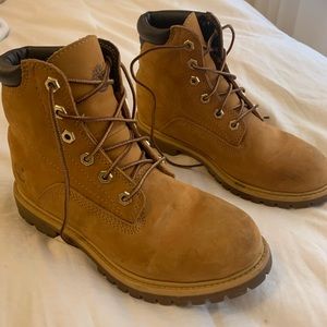 Women’s size 8 Timberland Boots
